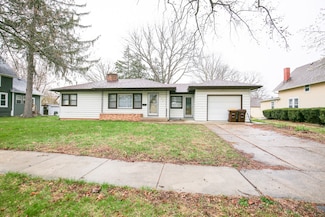 907 S 5th St, Oregon, IL 61061