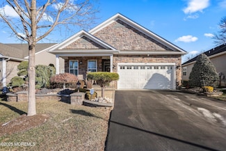 7 Comtois Rd, Manalapan, NJ 07726
