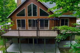 2625 Wild Coyote Dr, Interlochen, MI 49643