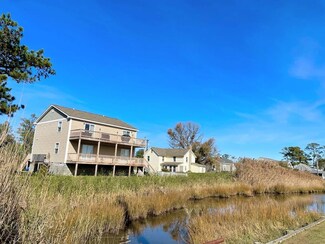 5512 Main St, Chincoteague, VA 23336