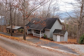 536 Hillside Dr, Hiawassee, GA 30546