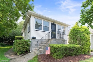 268 Warburton Ave, Hawthorne, NJ 07506