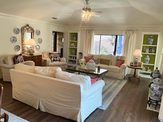 2206 Robbinwood Ln, Longview, TX 75601