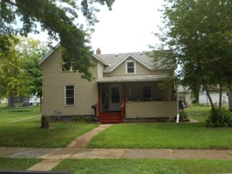 657 Prospect Ave, Windom, MN 56101