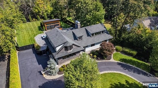 82 Fells Rd, Essex Fells, NJ 07021