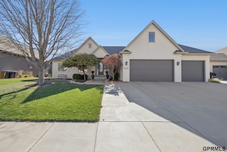 9335 Ravenwood Ln, Lincoln, NE 68526