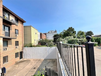 5426 82nd St, Elmhurst, NY 11373