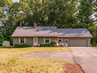 47120 My Dream Ave, Paw Paw, MI 49079