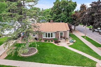 743 Cottage Ave W, Saint Paul, MN 55117