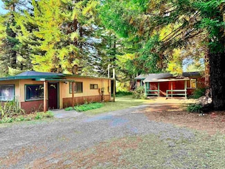 185 Powerline Rd, Crescent City, CA 95531