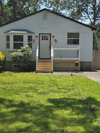 80 Oakdale Ave, Selden, NY 11784