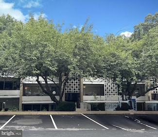 7549 Spring Lake Dr Unit D-2, Bethesda, MD 20817
