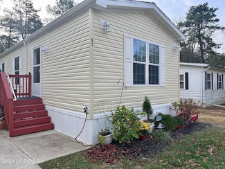 37 Raccoon Ave, Whiting, NJ 08759