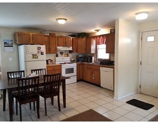 13 Ellsmere St, Worcester, MA 01604