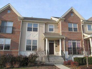2452 Waterbury Ln, Buffalo Grove, IL 60089