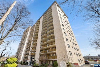 150 Overlook Ave Unit 14F, Hackensack, NJ 07601