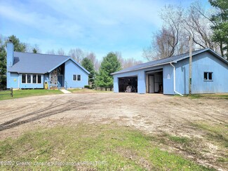 4915 Whittum Rd, Eaton Rapids, MI 48827