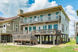 2402 Bluewater Hwy, Surfside Beach, TX 77541