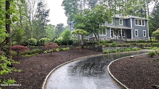 111 Willow Grove Dr, Lincroft, NJ 07738
