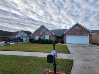 4900 Audubon Oaks Dr, Marrero, LA 70072