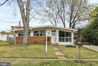 1340 Aster Dr, Glen Burnie, MD 21061