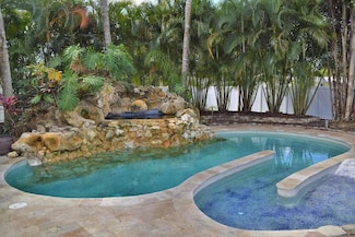 2226 Siesta Dr, Sarasota, FL 34239