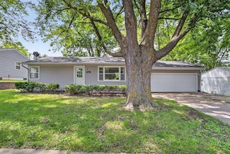 7702 SW 9th St, Des Moines, IA 50315