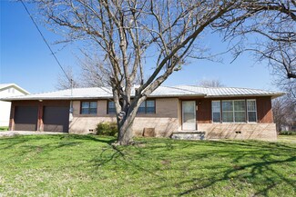 916 N Main St, Muenster, TX 76252