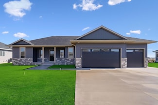 4818 Prairie Dock Rd, Cedar Falls, IA 50613