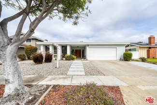 2565 W 233rd St, Torrance, CA 90505