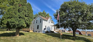 4712 Meier Rd, South Wayne, WI 53587