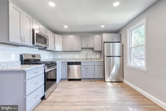 633 Lucia Ave, Baltimore, MD 21229