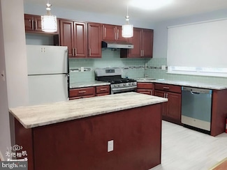 1221 W Jefferson St, Philadelphia, PA 19122