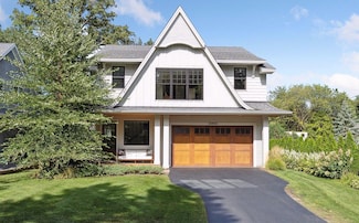 20400 Western Rd, Excelsior, MN 55331