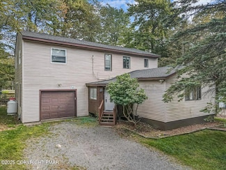 7175 Mountain Dr, Tobyhanna, PA 18466