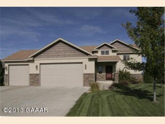 530 11th Ave NE, Melrose, MN 56352