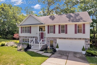 1522 Oregon Ct, Waterford, MI 48327