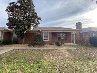 3241 Lexington Dr, Tyler, TX 75701