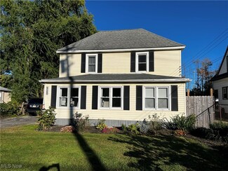 328 N Lake St, Madison, OH 44057