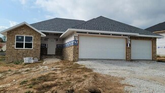 827 S Silverwood Ln, Nixa, MO 65714