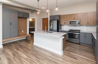 400 SW 7th St Unit 304, Des Moines, IA 50309