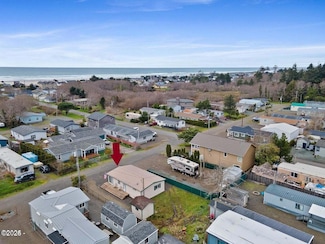 624 S Dolphin St, Rockaway Beach, OR 97136