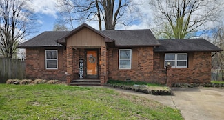 902 Warwick Ct, Neosho, MO 64850