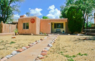 6638 Edgewood Dr NW, Los Ranchos, NM 87107