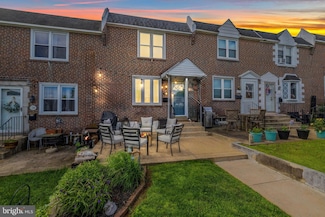 236 Woodbridge Rd, Clifton Heights, PA 19018