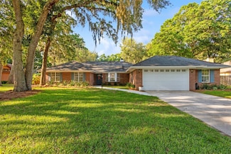 1908 Springbrook Rd, Fernandina Beach, FL 32034