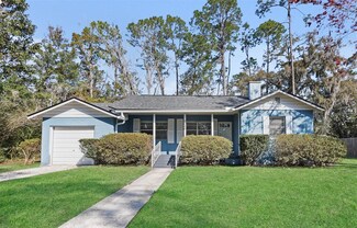 1040 NE 13th Place, Gainesville, FL 32601