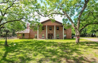 1006 Quitman St, Pittsburg, TX 75686
