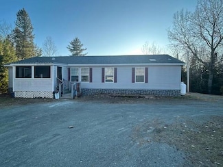 187 Boynton St, Bradley, ME 04411