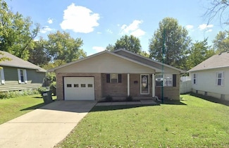 605 E Maple St, Boonville, IN 47601